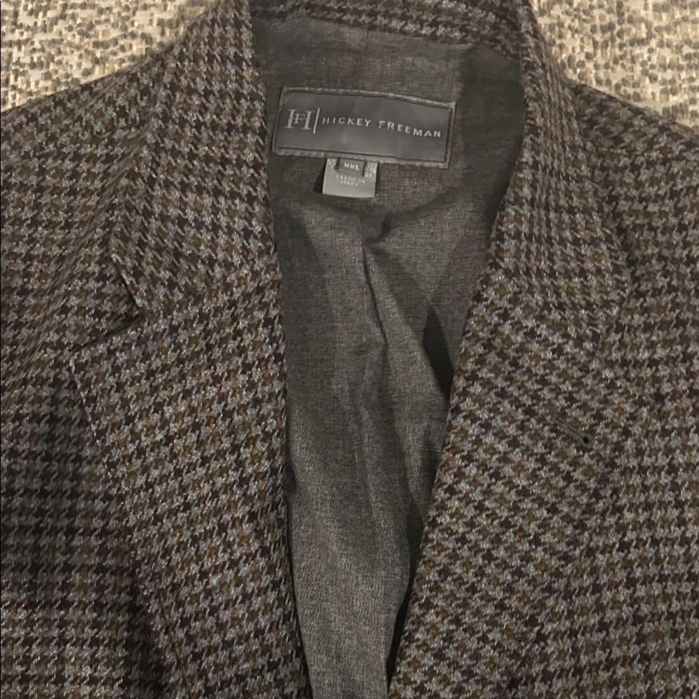 Hickey Freeman Men's Houndstooth Blazer in Brown and Gray